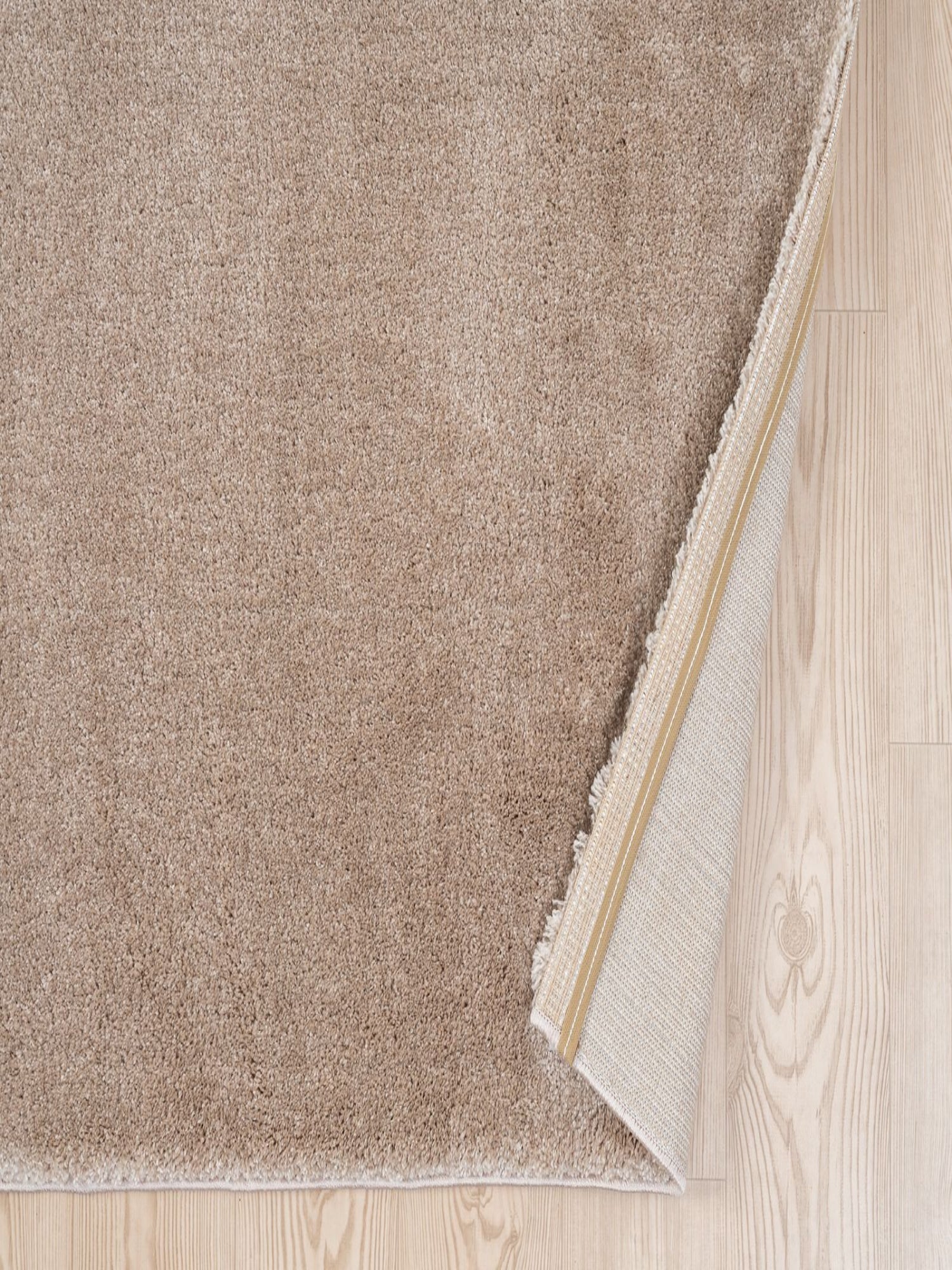 Asta – Carpet in Beige