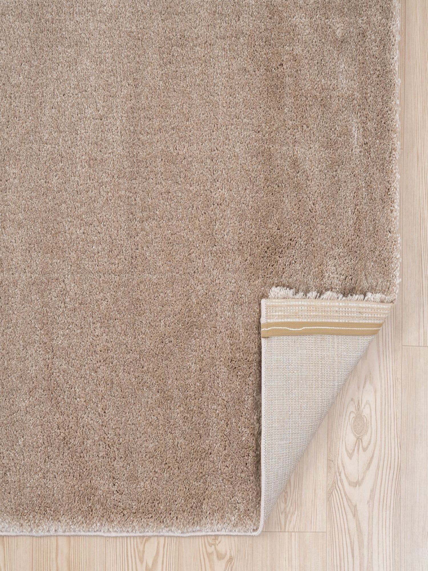 Asta – Carpet in Beige