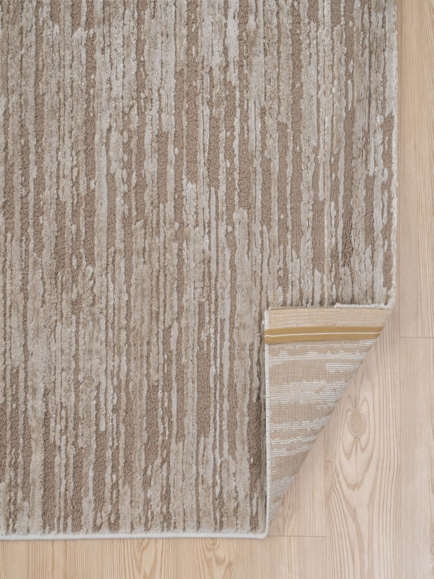 Liva – Carpet in taupe